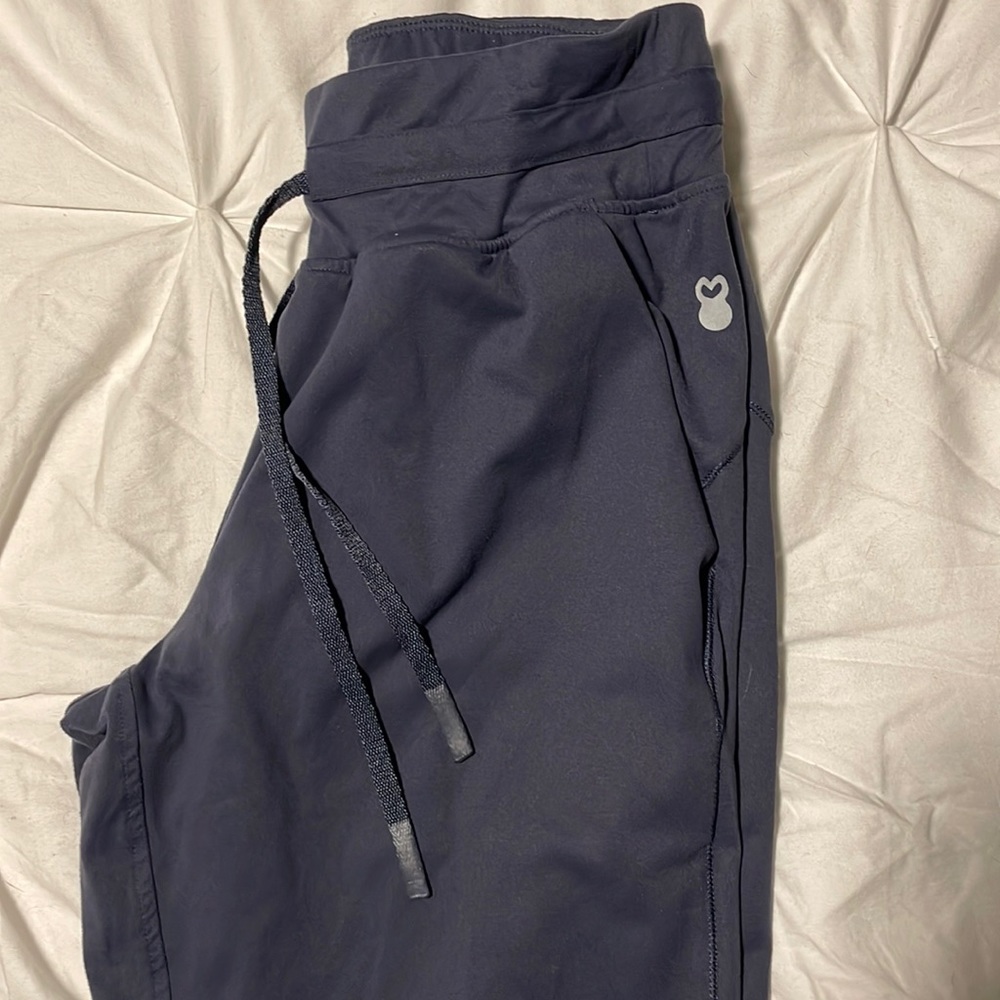 belle & bell joggers 🩶